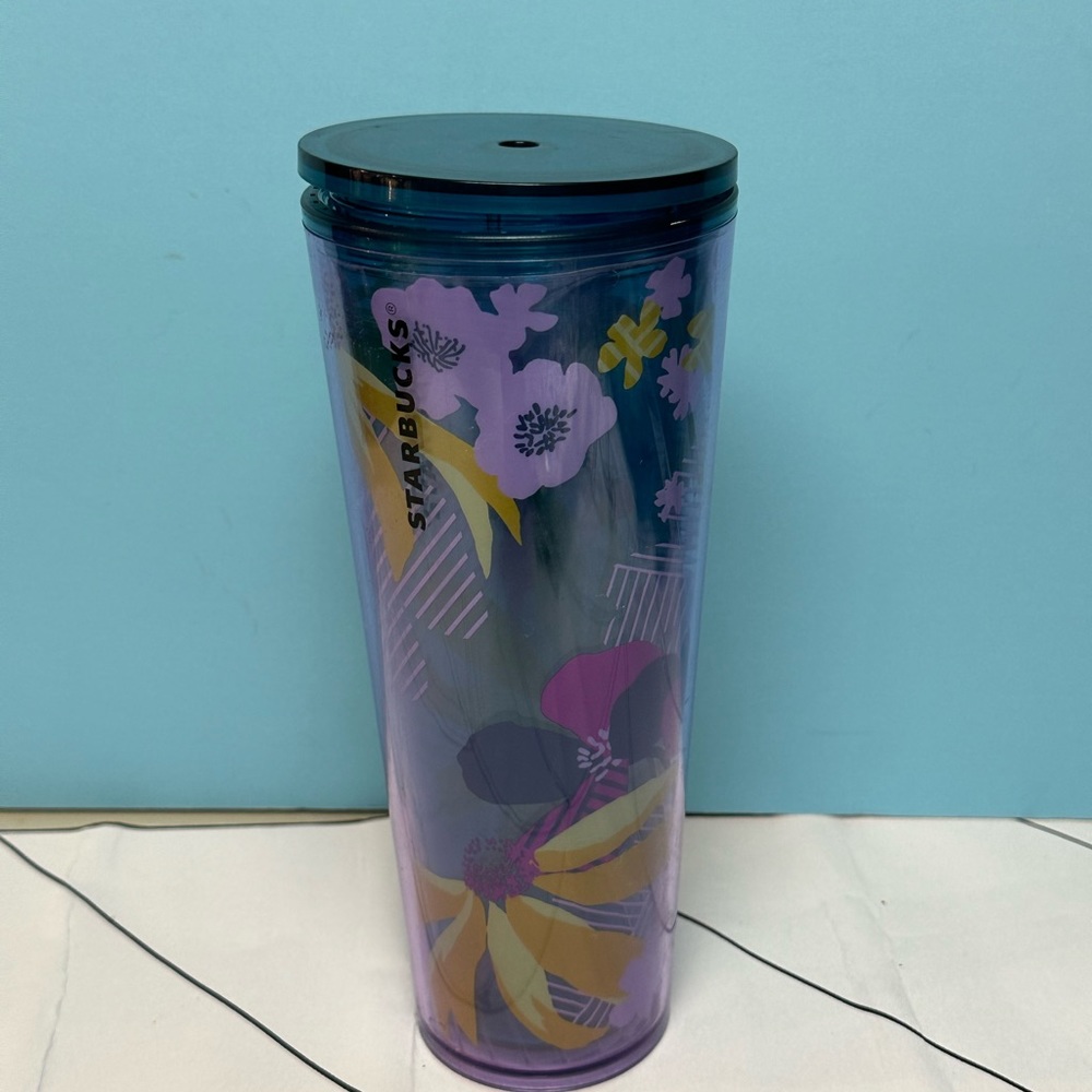 Starbucks Limited Edition Purple Floral 24oz Cold Cup Tumber.